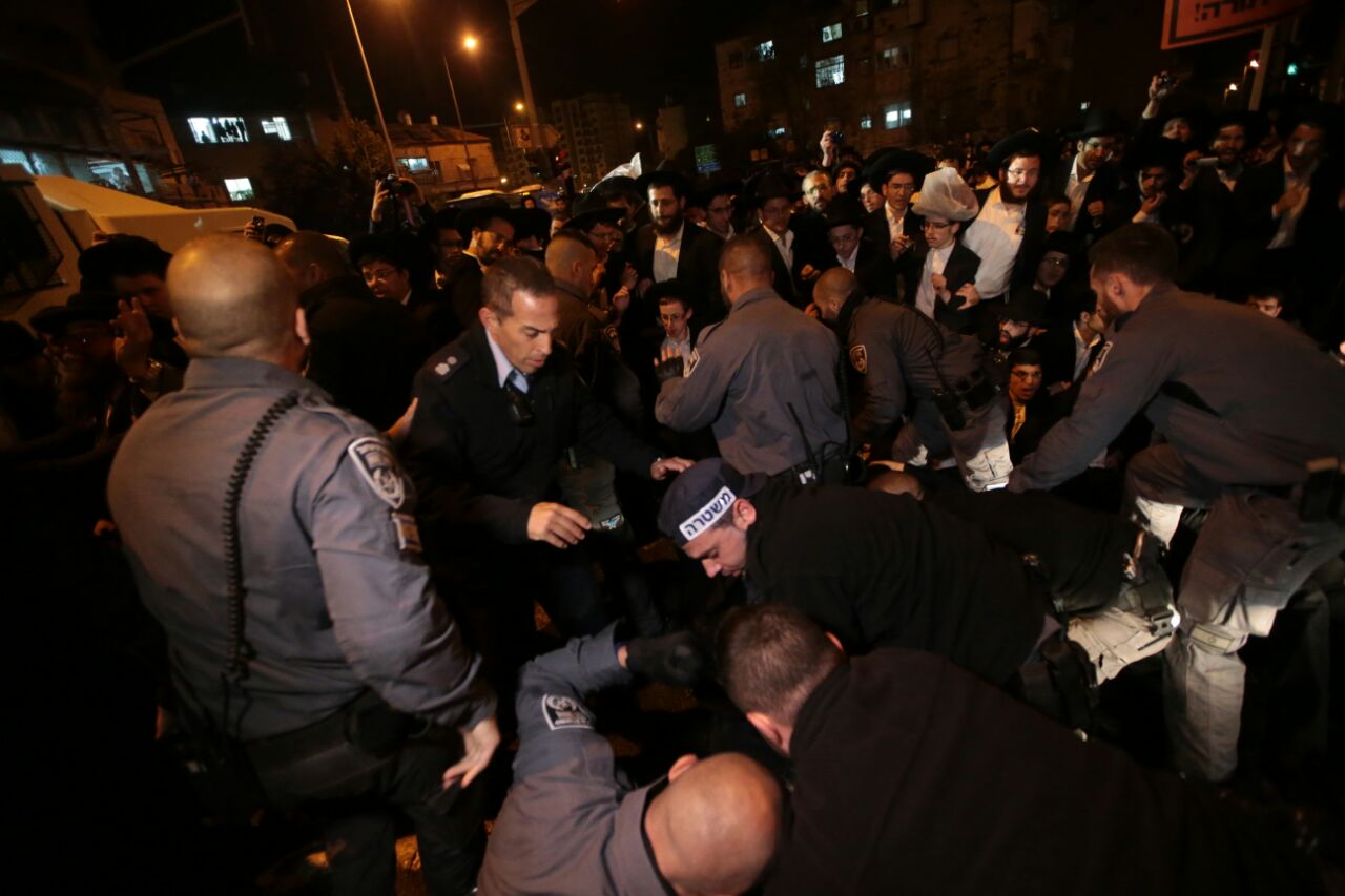 ההתפרעויות בבר אילן: כתבי אישום נגד תשעה חרדים, ביניהם נערים