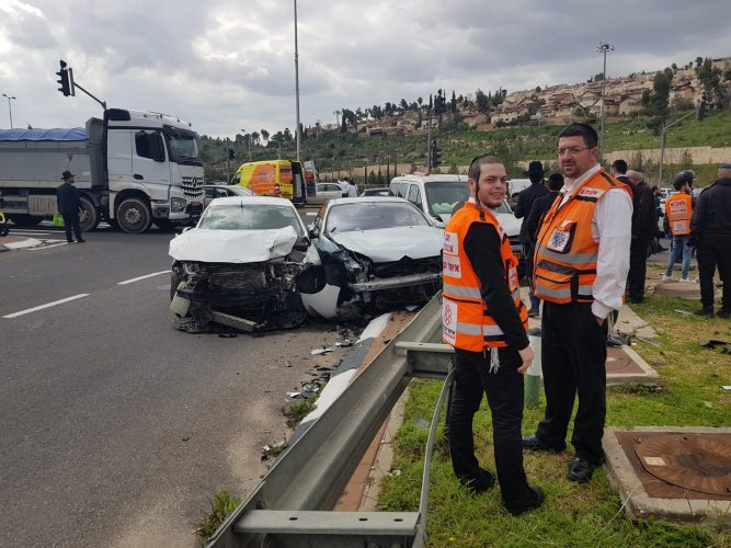 זירת התאונה בצומת רמות (צילום: דוברות איחוד הצלה)