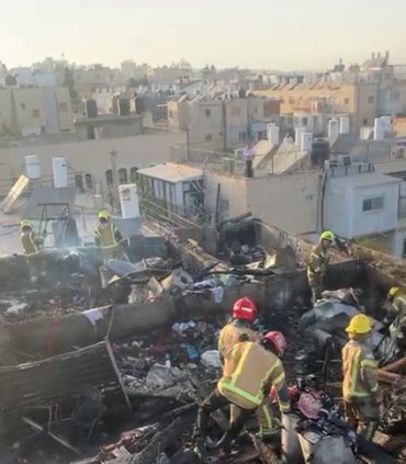 The ruins on the roof of the building in Geula (Photo: Jerusalem Fire and Rescue)