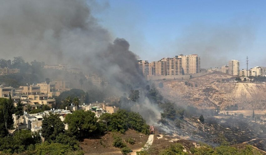 שריפת החורש בסמוך לגבעה הצרפתית (צילום: הערשי פרלמוטר)