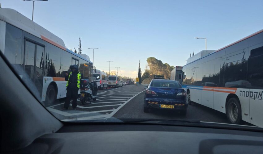 העומסים הבוקר בצפון העיר (צילום: באדיבות המצלם)